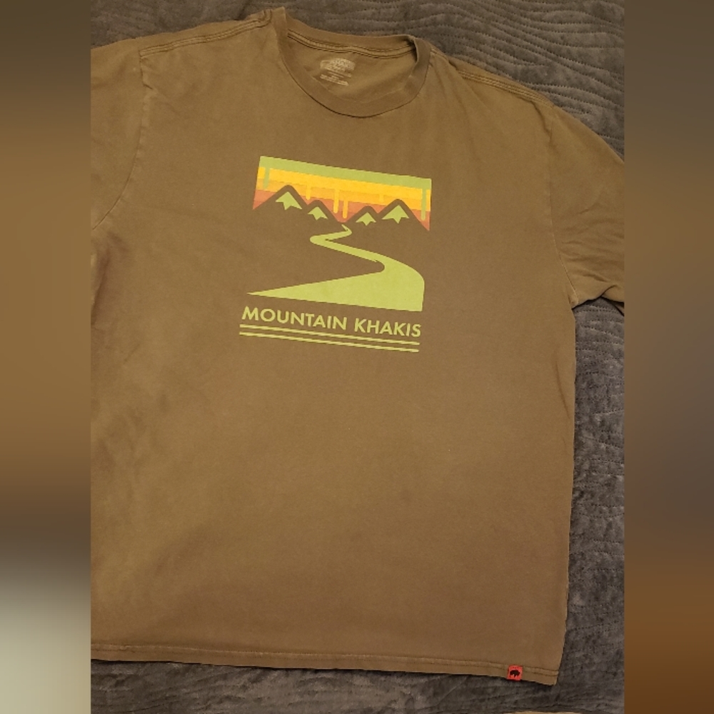 Mens Mountain Khakis teeshirt